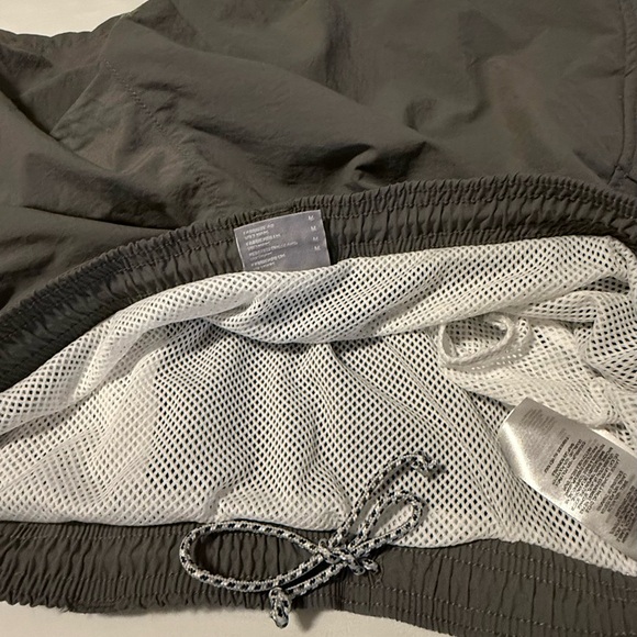 Columbia Omni-Shade Men’s Shorts Medium Gray Elastic Waist Outdoor Hiking 5” - Picture 3 of 6